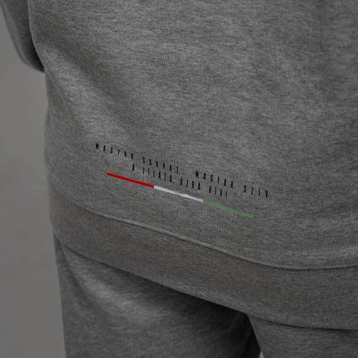 NEMZETI 11 KÖRNYAKÚ PULÓVER (SZÜRKE)