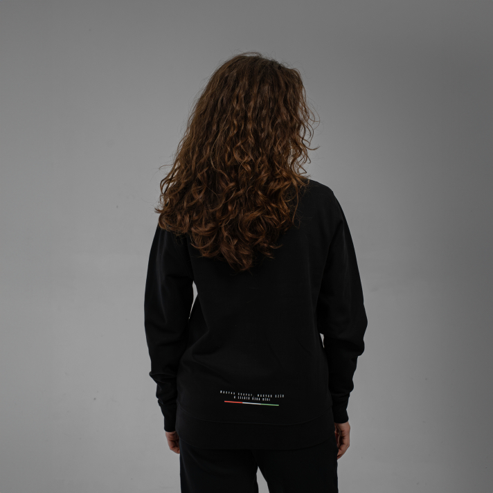 NEMZETI 11 KÖRNYAKÚ PULÓVER (FEKETE)