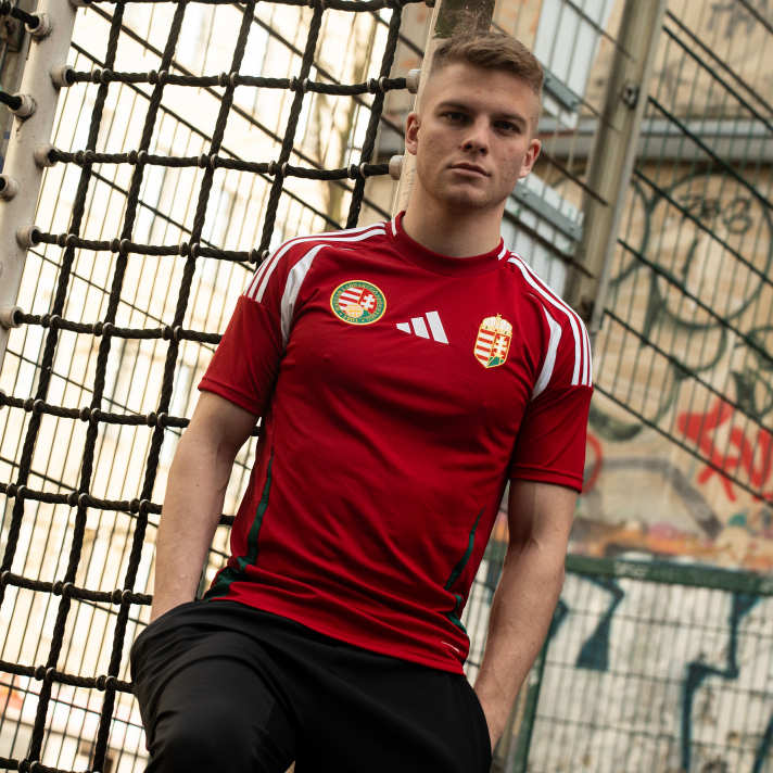 Hivatalos válogatott mez 2024 (piros)