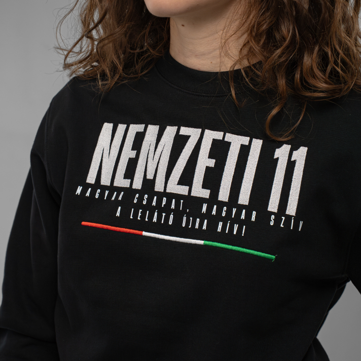 NEMZETI 11 KÖRNYAKÚ PULÓVER (FEKETE)