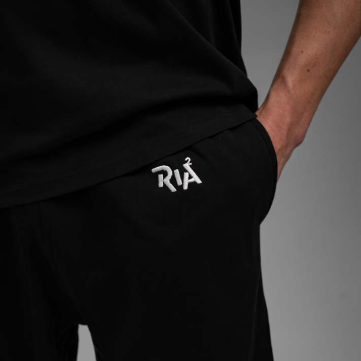 NEMZETI 11 MELEGÍTŐ NADRÁG (FEKETE)