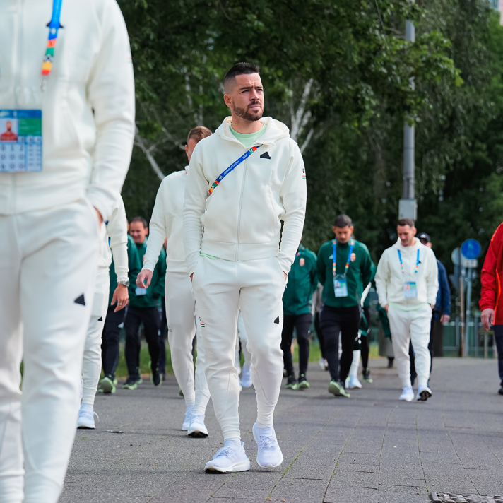 ADIDAS 2024 EB KOLLEKCIÓ - JOGGING ALSÓ